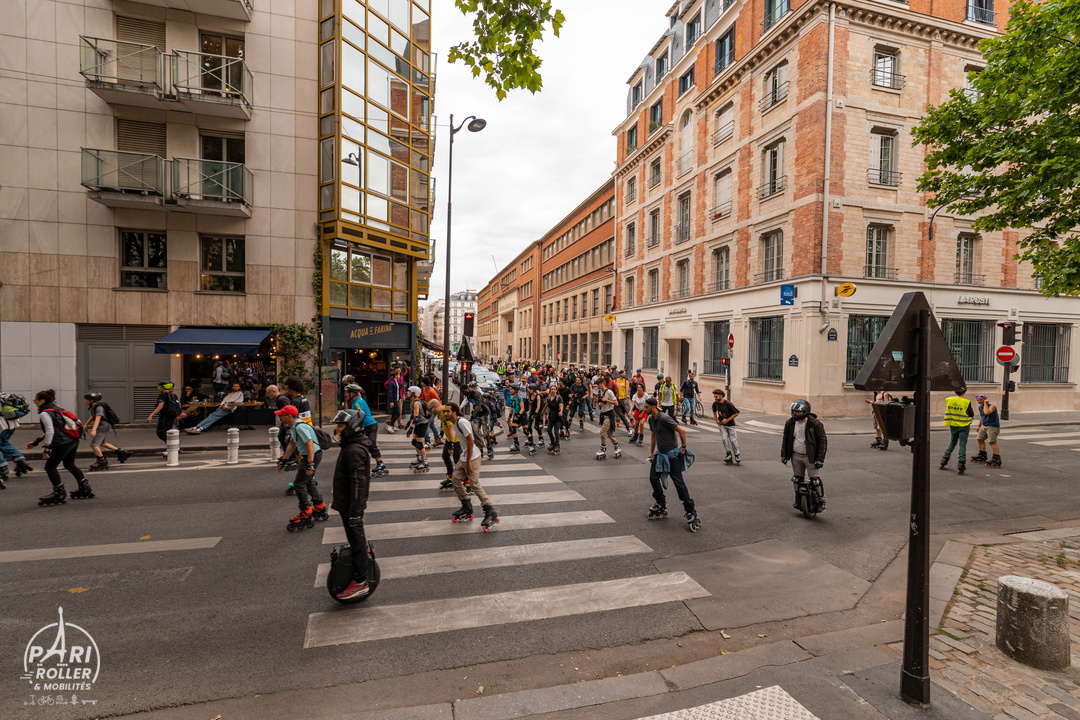 Participants à rollers et gyroroue