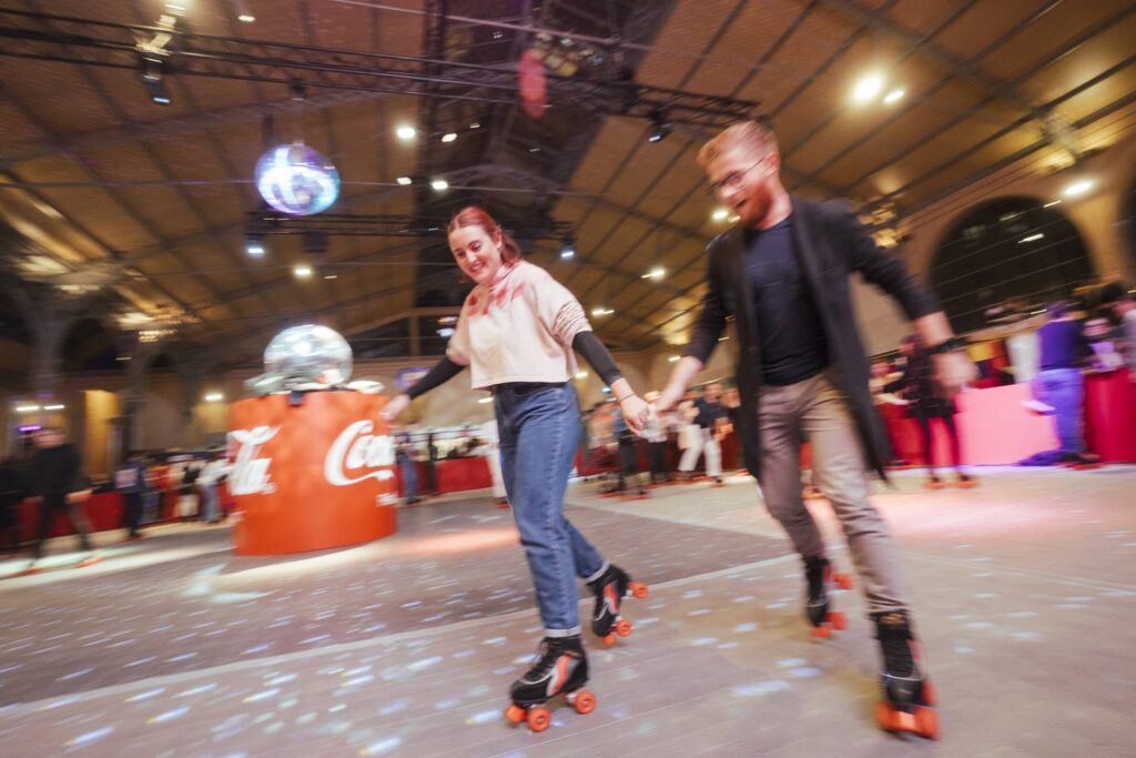 Couple en roller party Paris Iconic Festival