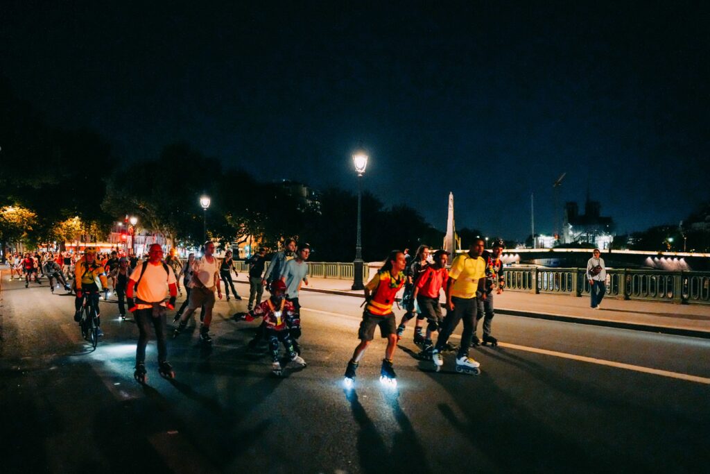 Pari Roller & Mobilités - balade nocturne en roller, vélo, gyroroue, skate dans les rues de paris